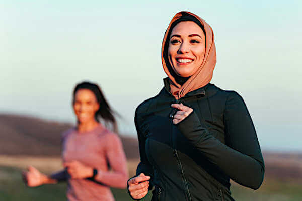 Ramadan 2025 Fasting Tips | Two young woman in the fresh air