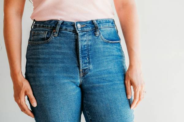 can mounjaro cause thrush ? woman standing wearing blue jeans